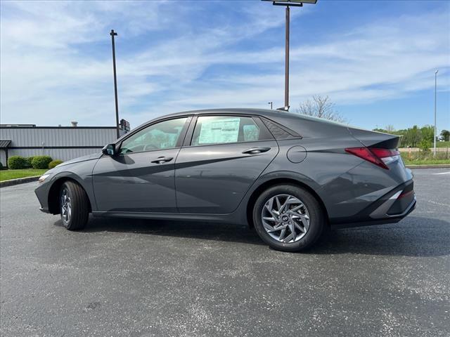 2024 Hyundai ELANTRA Vehicle Photo in O'Fallon, IL 62269