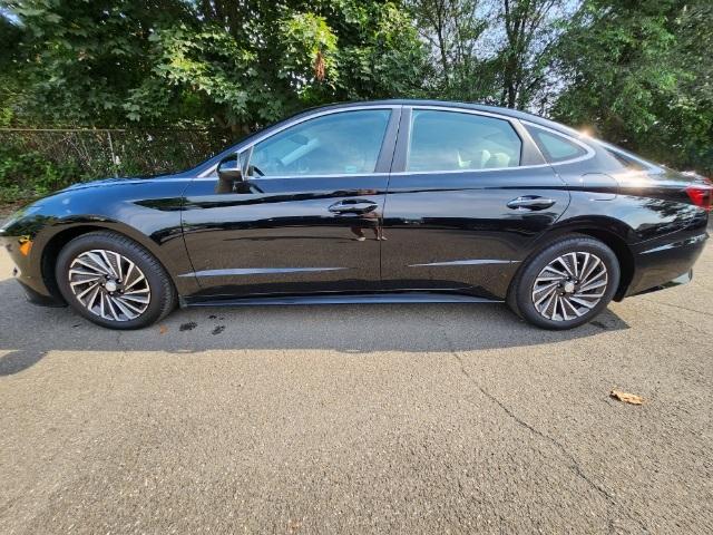 2023 Hyundai SONATA Hybrid Vehicle Photo in Mahwah, NJ 07430-1343