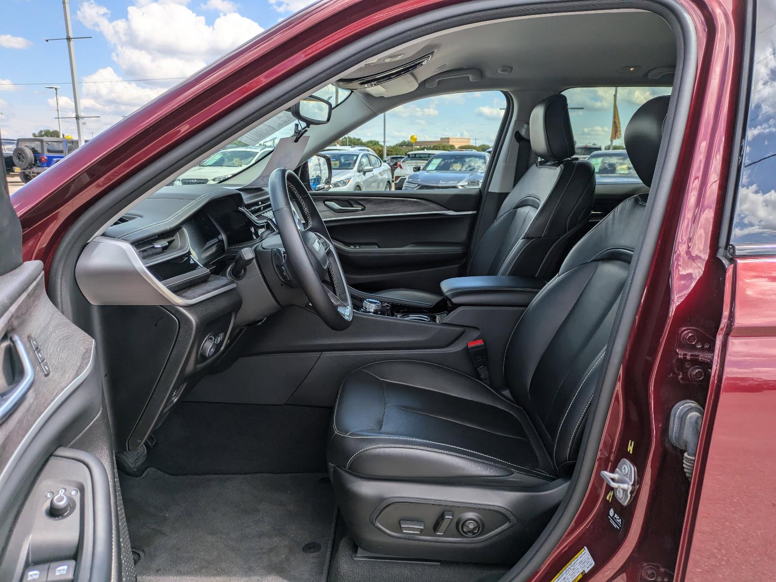 2022 Jeep Grand Cherokee Vehicle Photo in Seguin, TX 78155