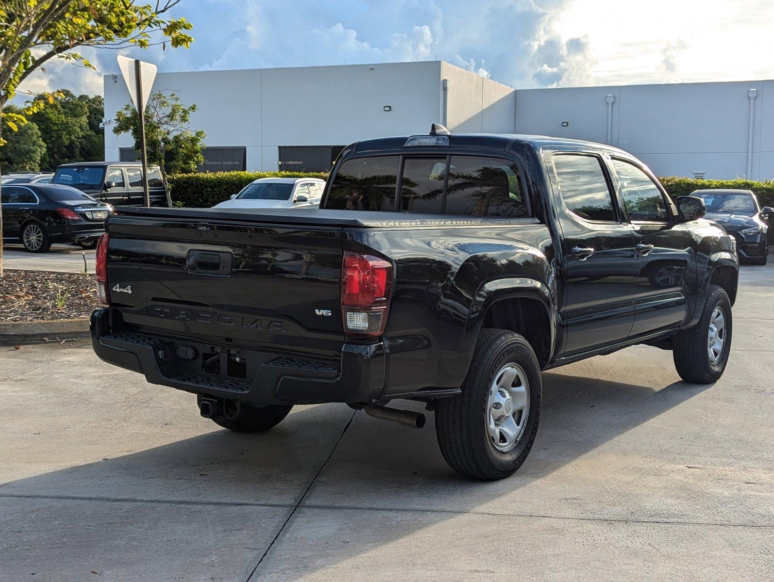 2022 Toyota Tacoma 4WD Vehicle Photo in Pembroke Pines , FL 33027