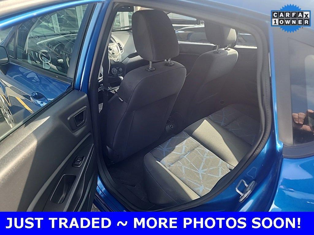 2011 Ford Fiesta Vehicle Photo in Saint Charles, IL 60174