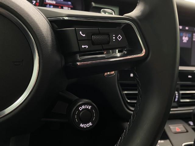 2022 Porsche Macan Vehicle Photo in Appleton, WI 54913