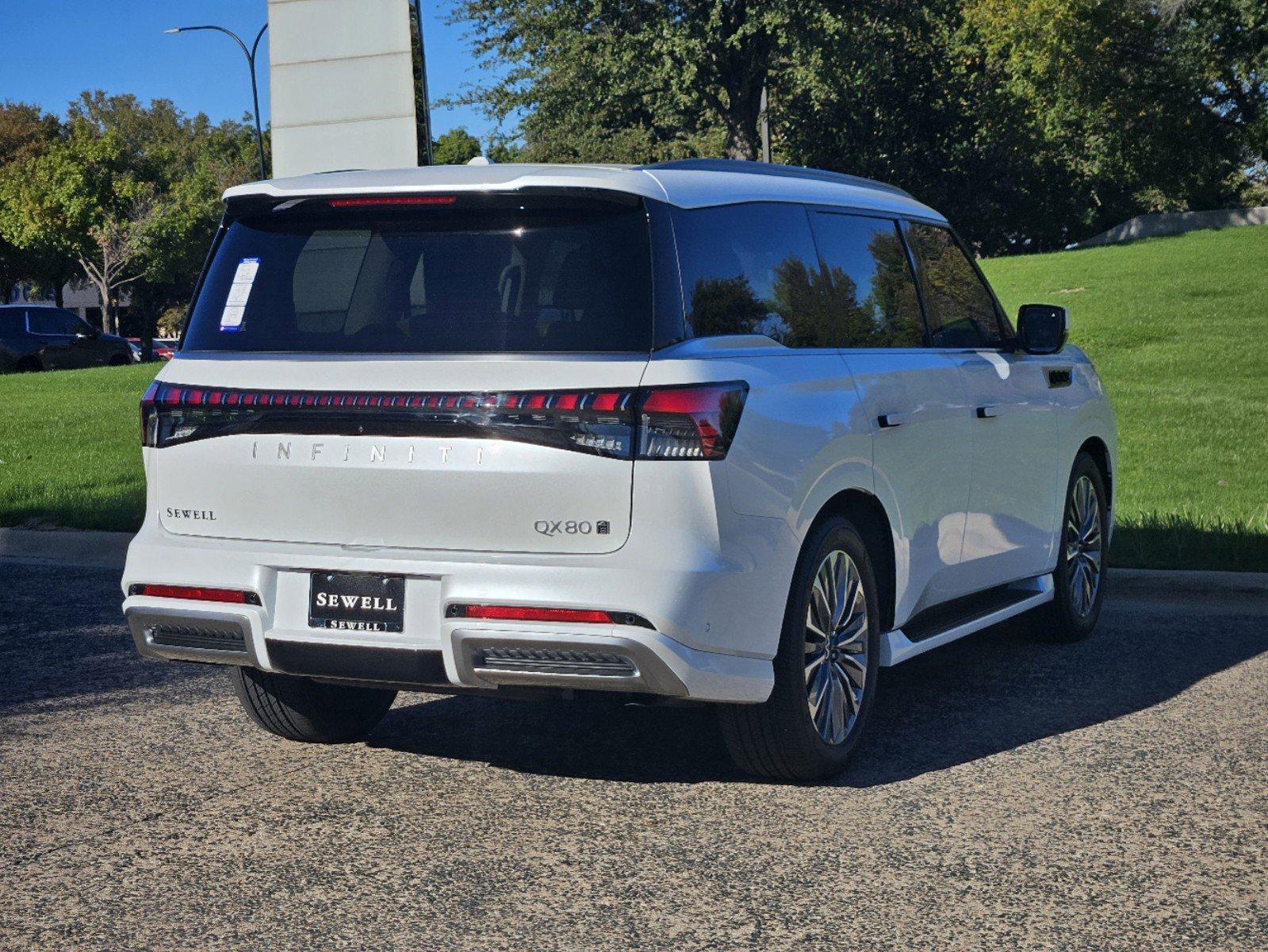 2025 INFINITI QX80 Vehicle Photo in Fort Worth, TX 76132