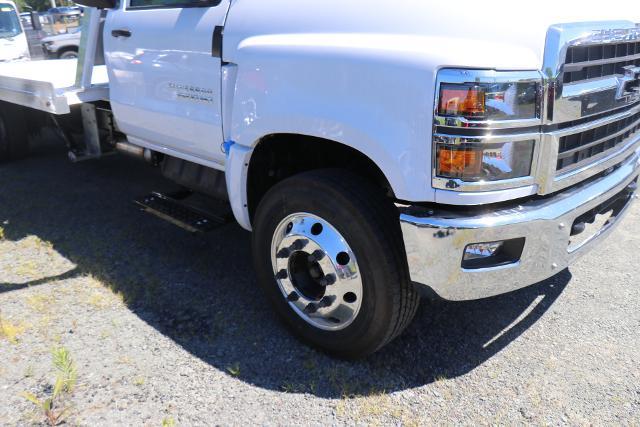 2024 Chevrolet Silverado 5500 HD Vehicle Photo in MONTICELLO, NY 12701-3853