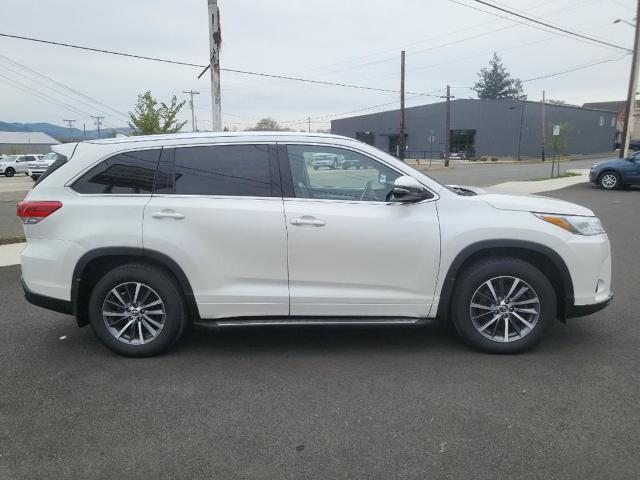 Used 2018 Toyota Highlander XLE with VIN 5TDJZRFHXJS539803 for sale in Montesano, WA