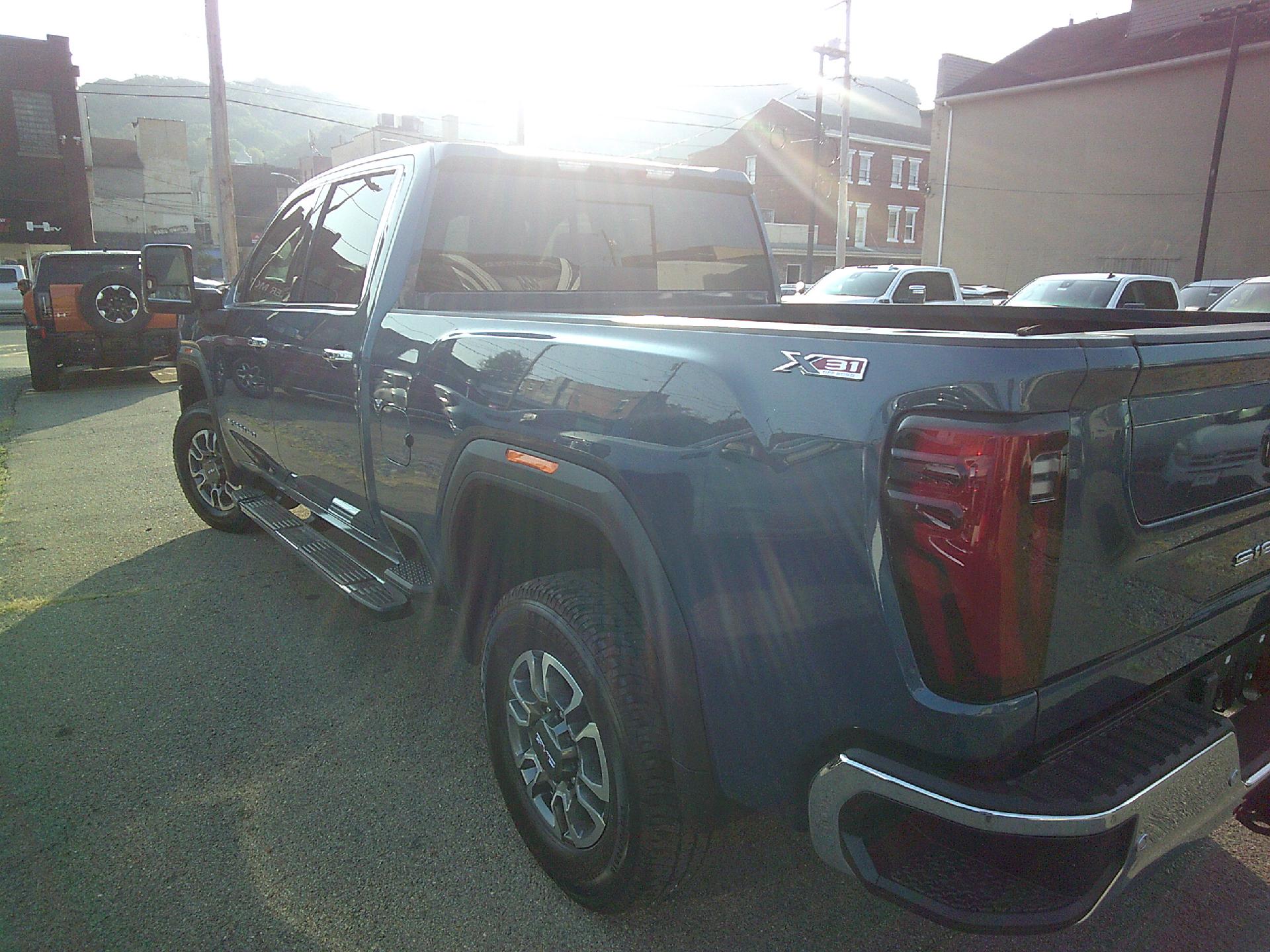 2024 GMC Sierra 2500 HD Vehicle Photo in KITTANNING, PA 16201-1536