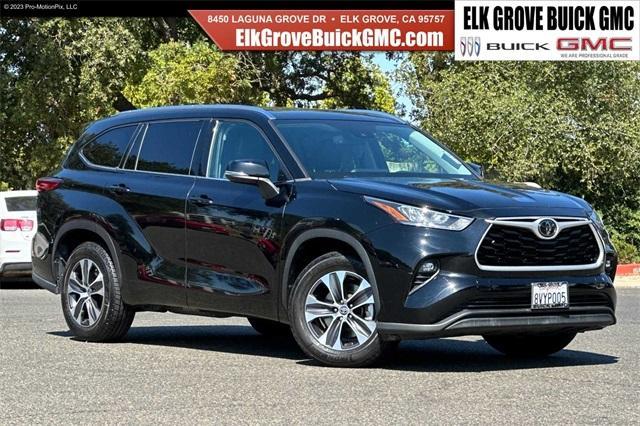 2020 Toyota Highlander Vehicle Photo in ELK GROVE, CA 95757-8703