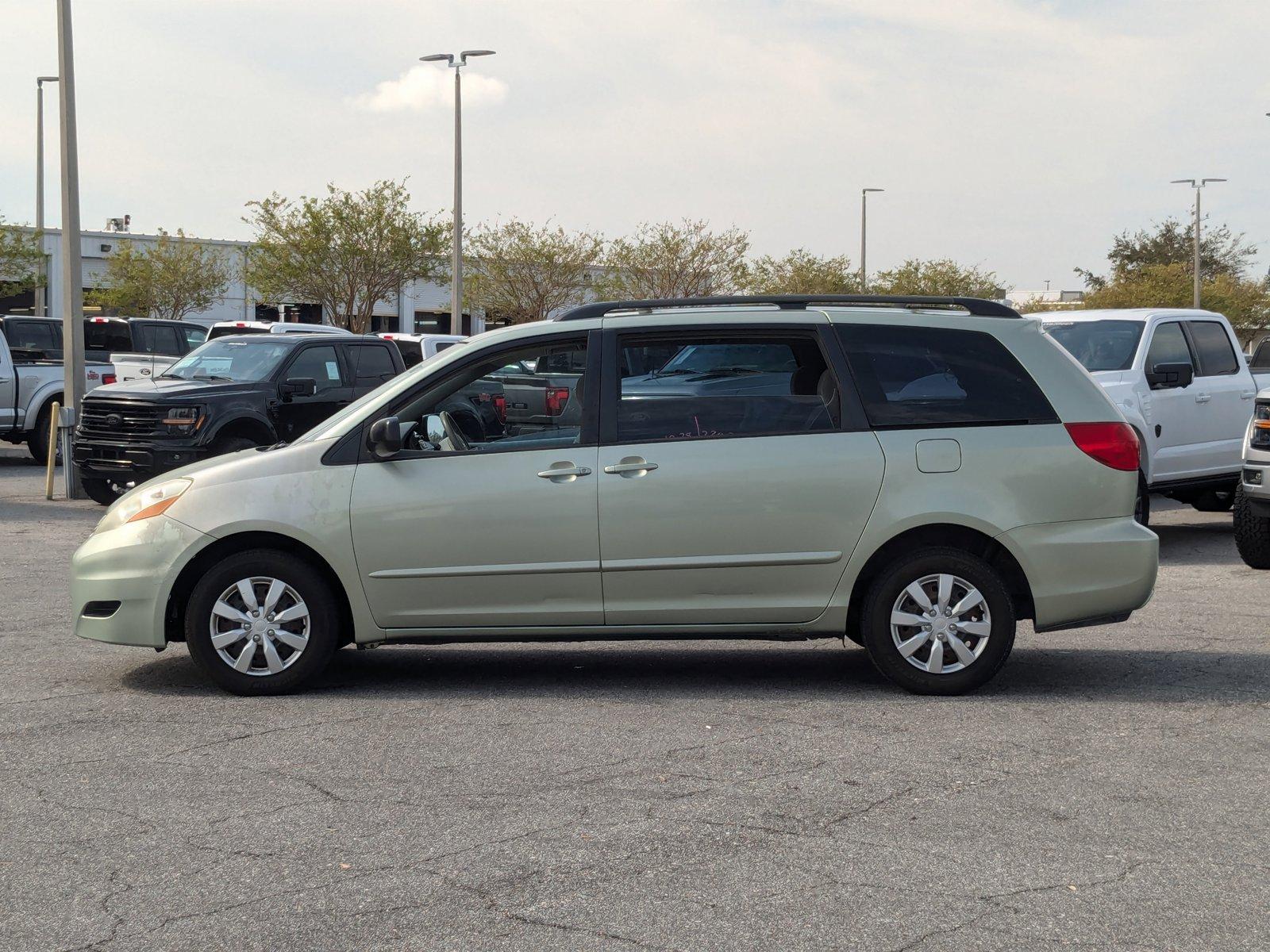 2006 Toyota Sienna Vehicle Photo in St. Petersburg, FL 33713