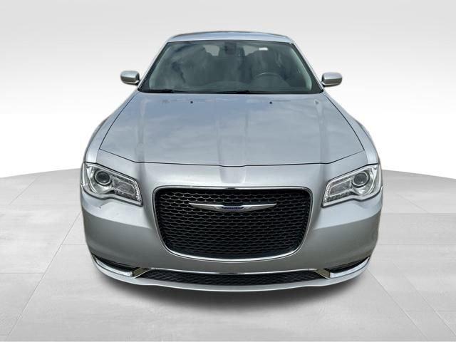 2020 Chrysler 300 Vehicle Photo in MEDINA, OH 44256-9631