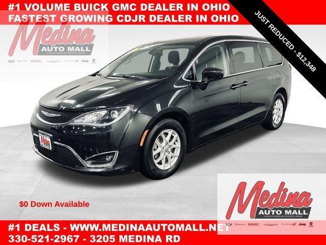 2017 Chrysler Pacifica Vehicle Photo in MEDINA, OH 44256-9631