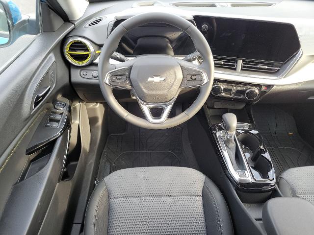 2025 Chevrolet Trax Vehicle Photo in JOLIET, IL 60435-8135