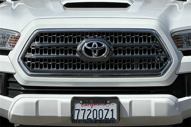 2017 Toyota Tacoma Vehicle Photo in ELK GROVE, CA 95757-8703