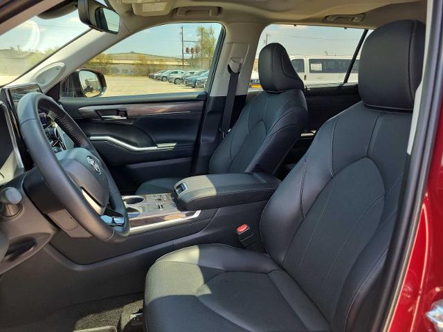 2023 Toyota Highlander Vehicle Photo in MIDLAND, TX 79703-7718