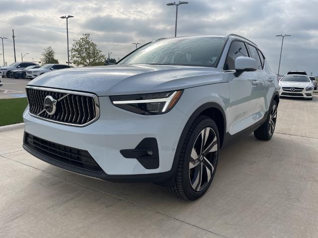 2025 Volvo XC40 Vehicle Photo in Grapevine, TX 76051