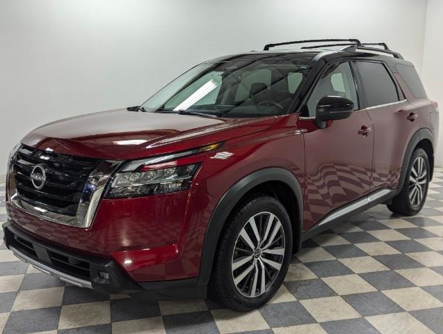 Used 2022 Nissan Pathfinder Platinum with VIN 5N1DR3DK6NC203612 for sale in North Olmsted, OH