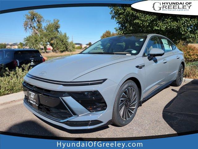 2024 Hyundai SONATA Hybrid Vehicle Photo in Greeley, CO 80634