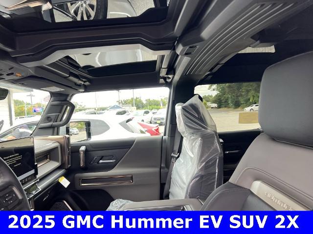 2025 GMC HUMMER EV SUV Vehicle Photo in CHICOPEE, MA 01020-5001