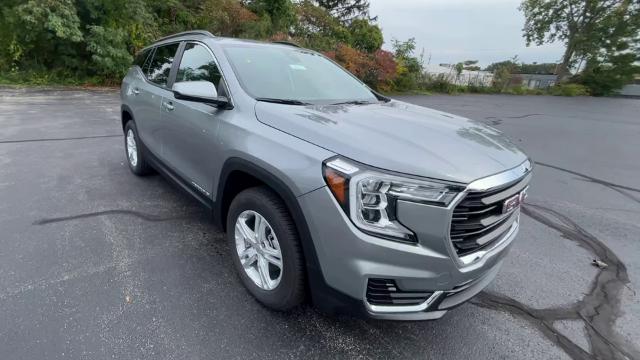 2024 GMC Terrain Vehicle Photo in ALLIANCE, OH 44601-4622