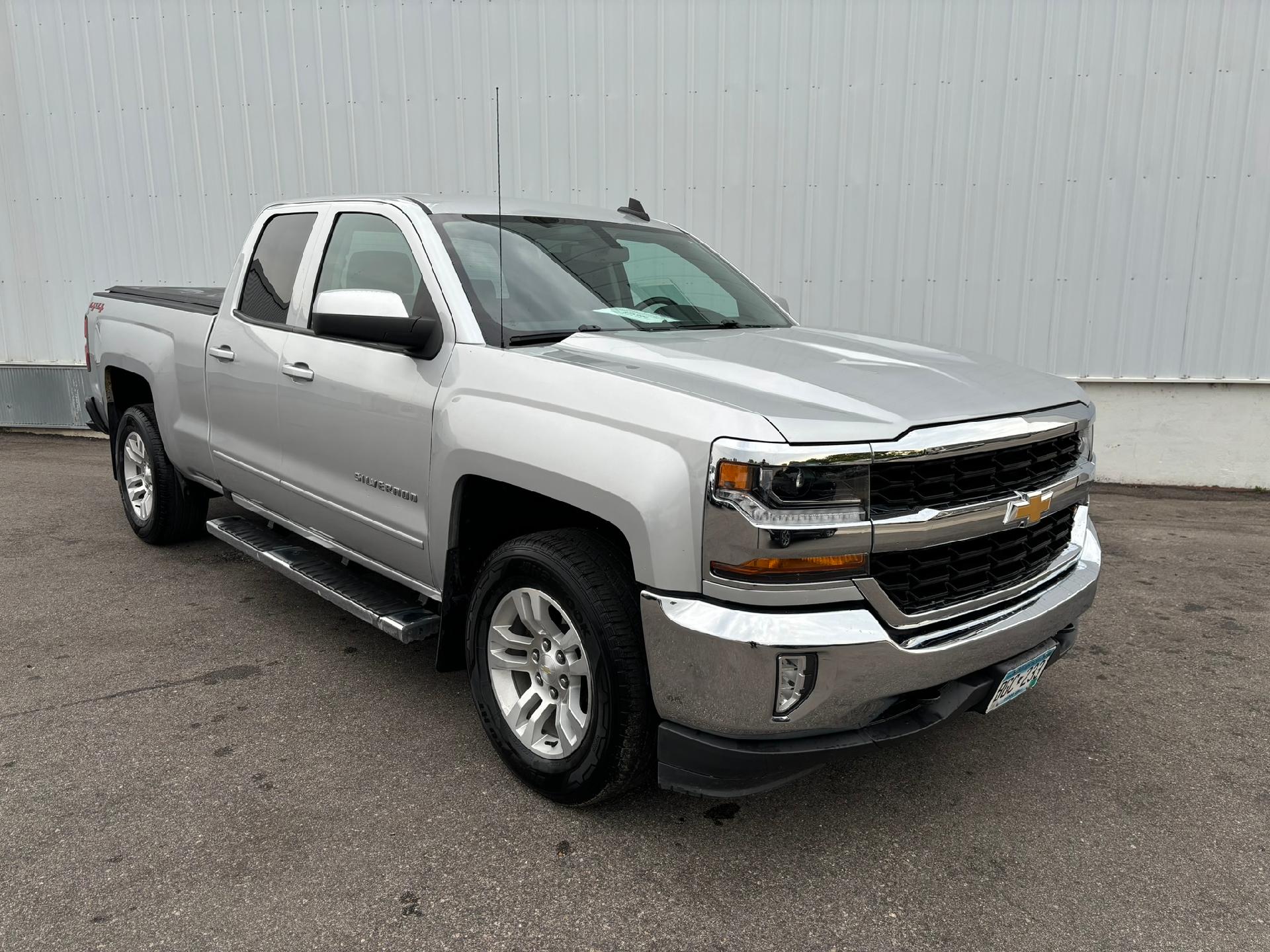 Used 2018 Chevrolet Silverado 1500 LT with VIN 2GCVKREC2J1105040 for sale in Red Lake Falls, Minnesota