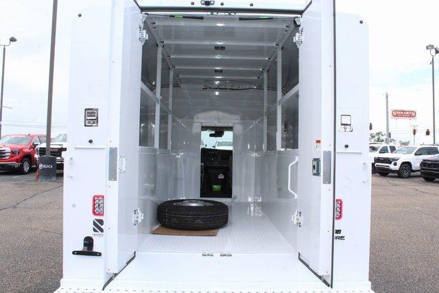 2024 Chevrolet Express Cutaway 3500 Vehicle Photo in SAINT CLAIRSVILLE, OH 43950-8512