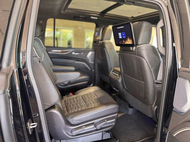 2023 Cadillac Escalade ESV Vehicle Photo in DELRAY BEACH, FL 33483-3294