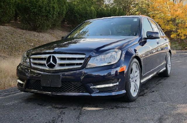 2013 Mercedes-Benz C-Class Vehicle Photo in NORWOOD, MA 02062-5222