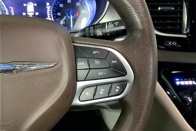 2019 Chrysler Pacifica Vehicle Photo in KANSAS CITY, MO 64114-4502