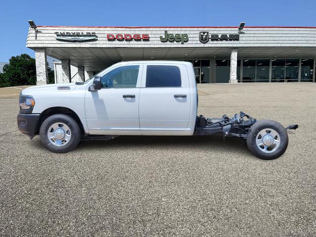 2024 Ram 3500 Vehicle Photo in Ennis, TX 75119-5114