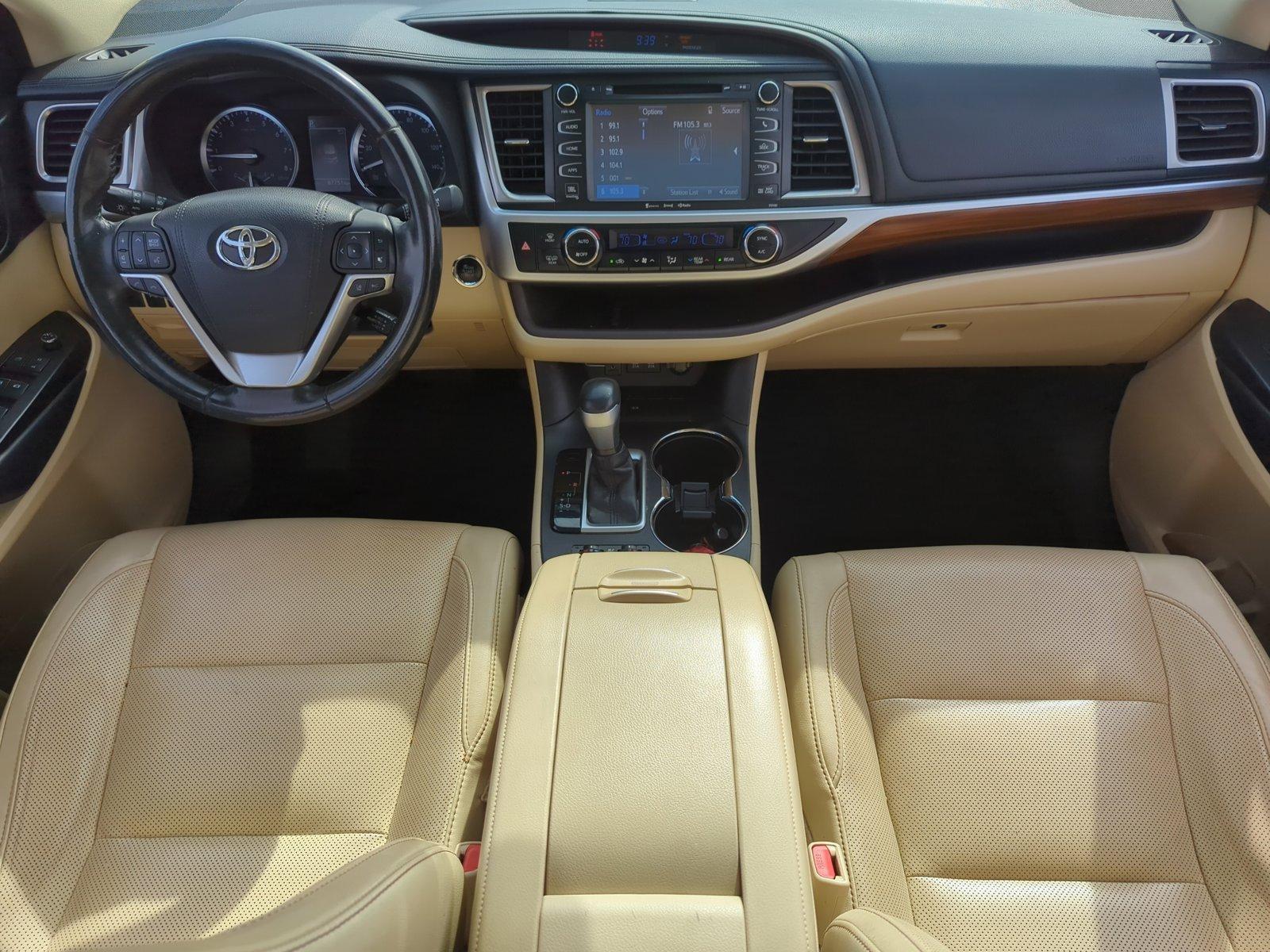 2017 Toyota Highlander Vehicle Photo in Ft. Myers, FL 33907