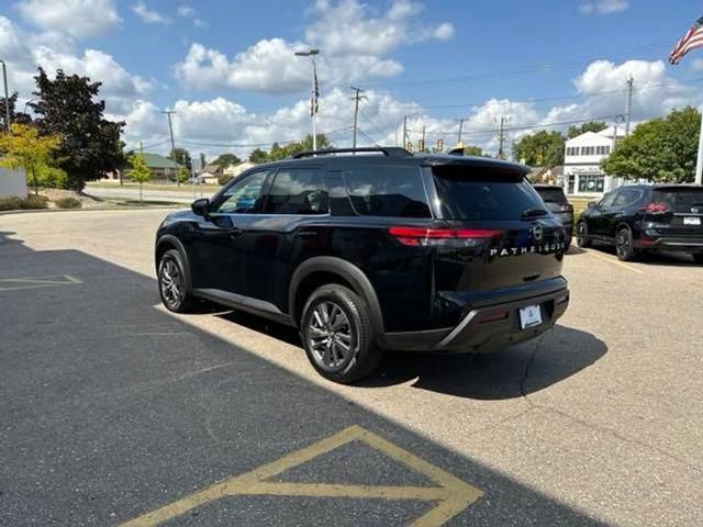 2023 Nissan Pathfinder Vehicle Photo in Canton, MI 48188