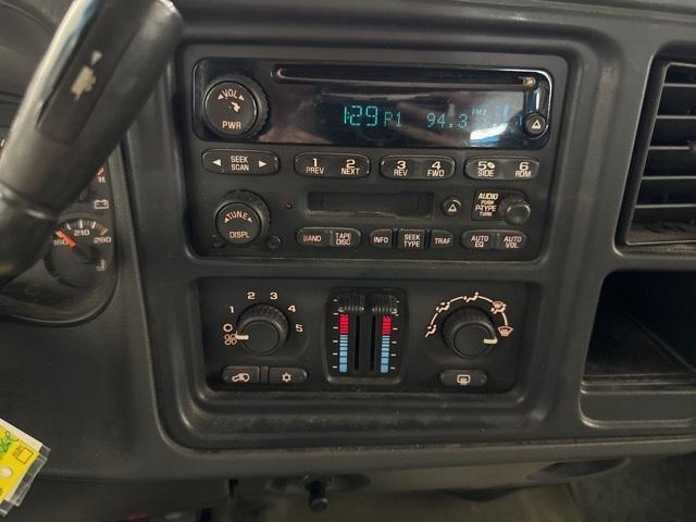 2004 Chevrolet Silverado 2500HD Vehicle Photo in GLENWOOD, MN 56334-1123