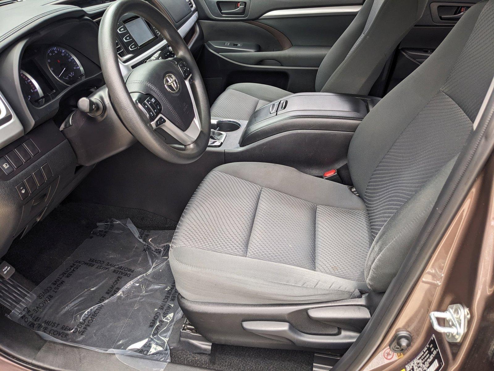 2019 Toyota Highlander Vehicle Photo in Miami, FL 33135