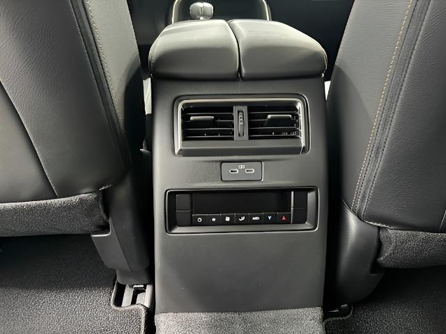 2025 Mazda CX-70 Vehicle Photo in Green Bay, WI 54304