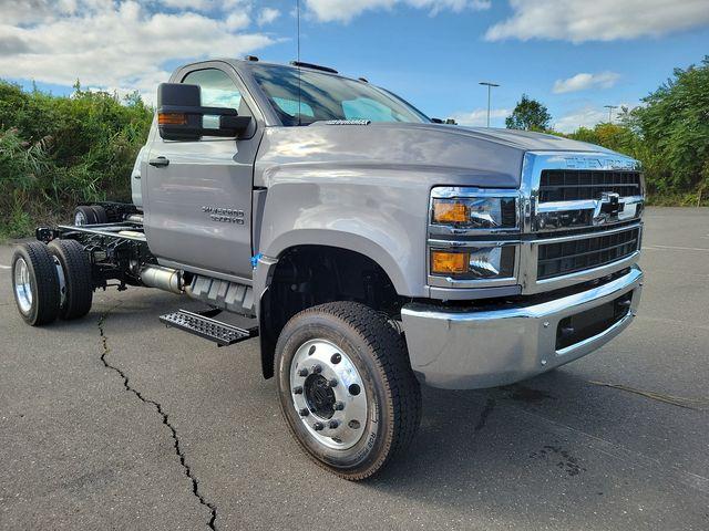 2024 Chevrolet Silverado 5500 HD Vehicle Photo in DANBURY, CT 06810-5034