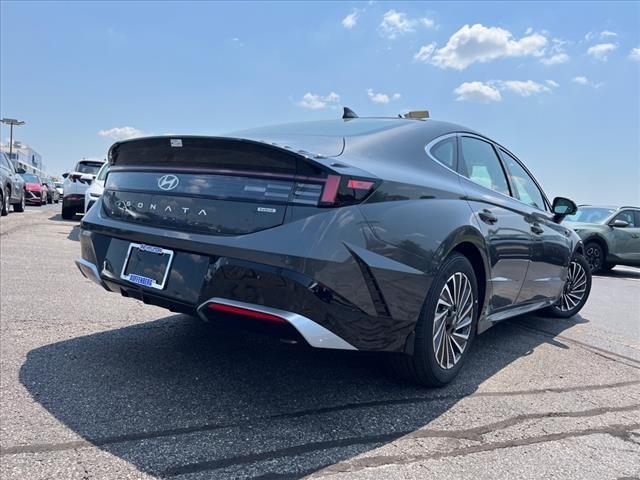 2024 Hyundai SONATA Hybrid Vehicle Photo in O'Fallon, IL 62269