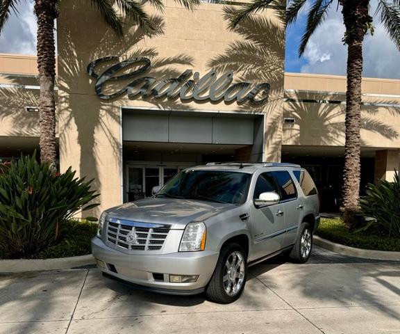 2011 Cadillac Escalade Vehicle Photo in DELRAY BEACH, FL 33483-3294