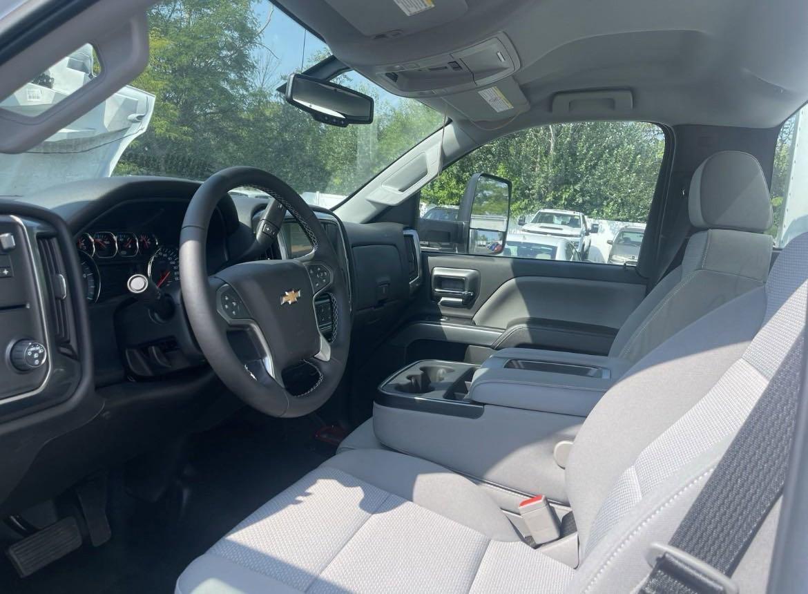 2022 Chevrolet Silverado Chassis Cab Vehicle Photo in Plainfield, IL 60586