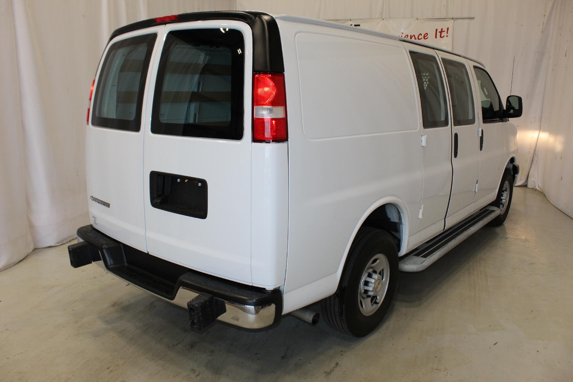 2022 Chevrolet Express Cargo 2500 Vehicle Photo in NORTHAMPTON, MA 01060-1120