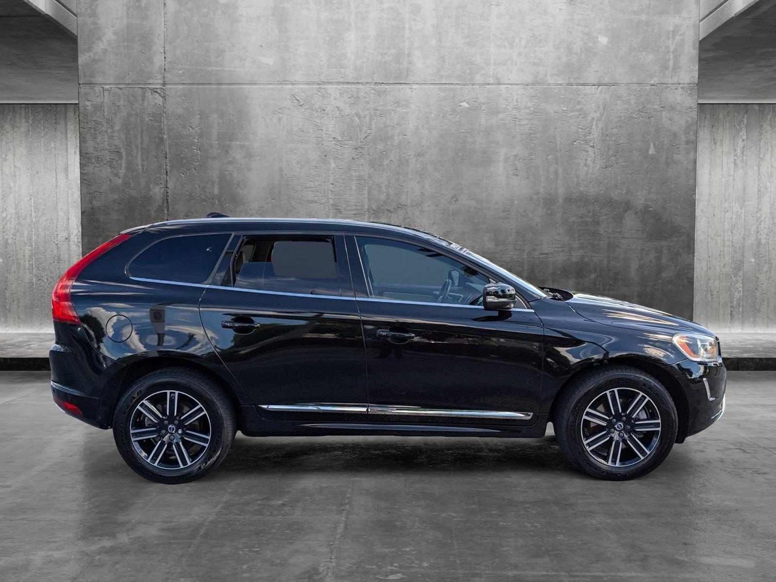 2017 Volvo XC60 Vehicle Photo in Miami, FL 33015