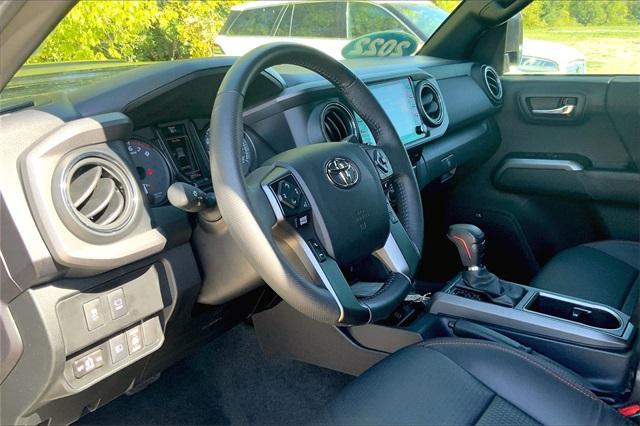 2022 Toyota Tacoma 4WD Vehicle Photo in KANSAS CITY, MO 64114-4545