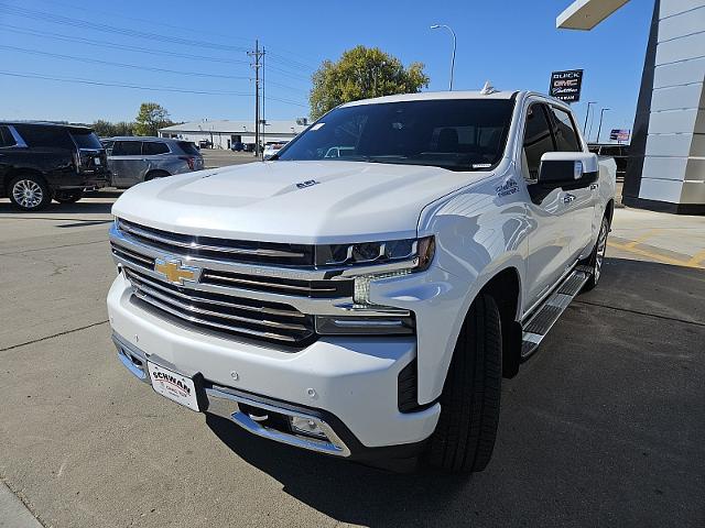 Used 2021 Chevrolet Silverado 1500 High Country with VIN 3GCUYHEL5MG169024 for sale in Mandan, ND