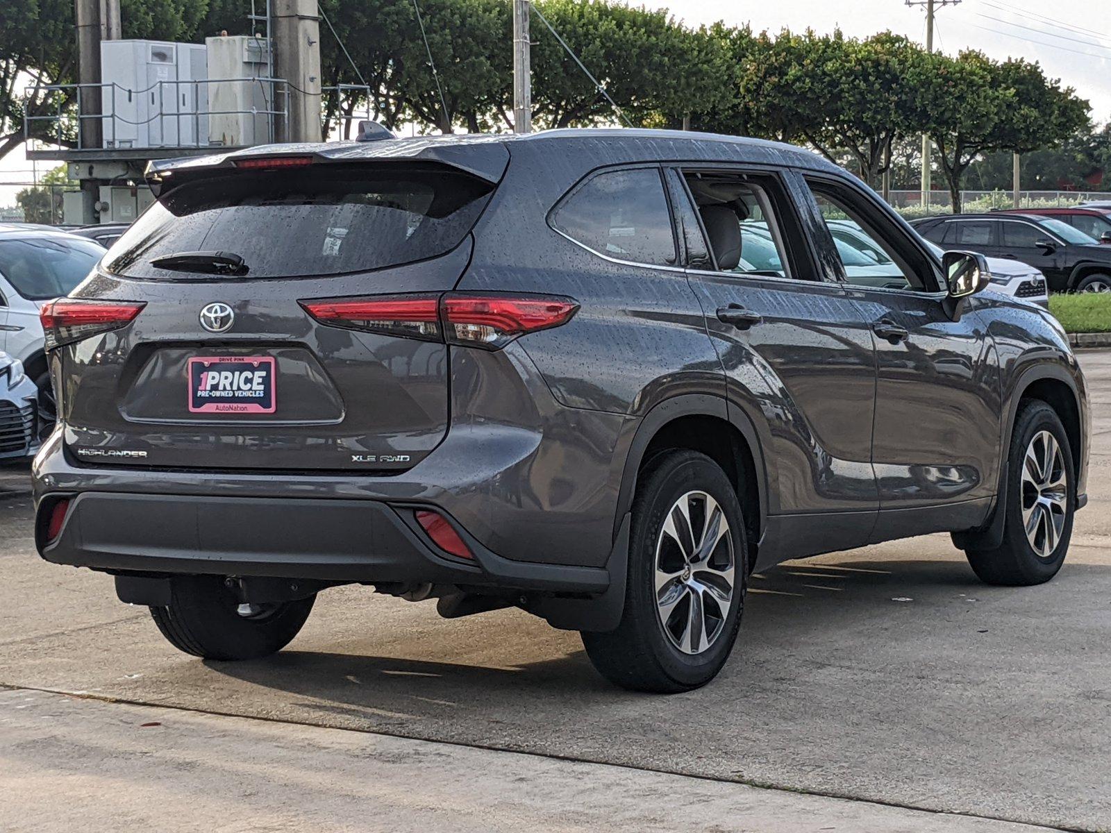 2022 Toyota Highlander Vehicle Photo in Davie, FL 33331