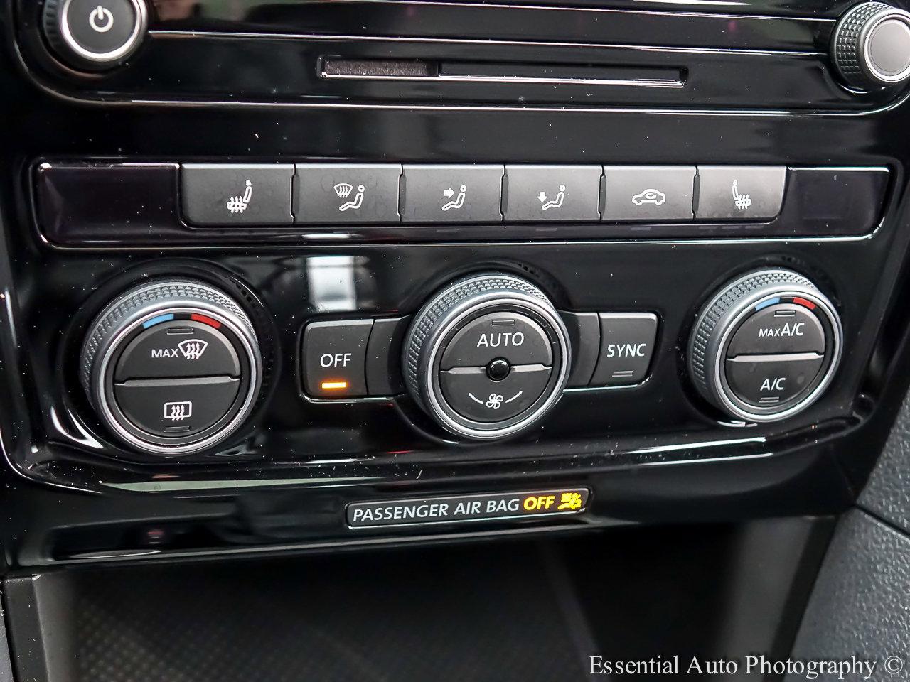 2022 Volkswagen Passat Vehicle Photo in Saint Charles, IL 60174