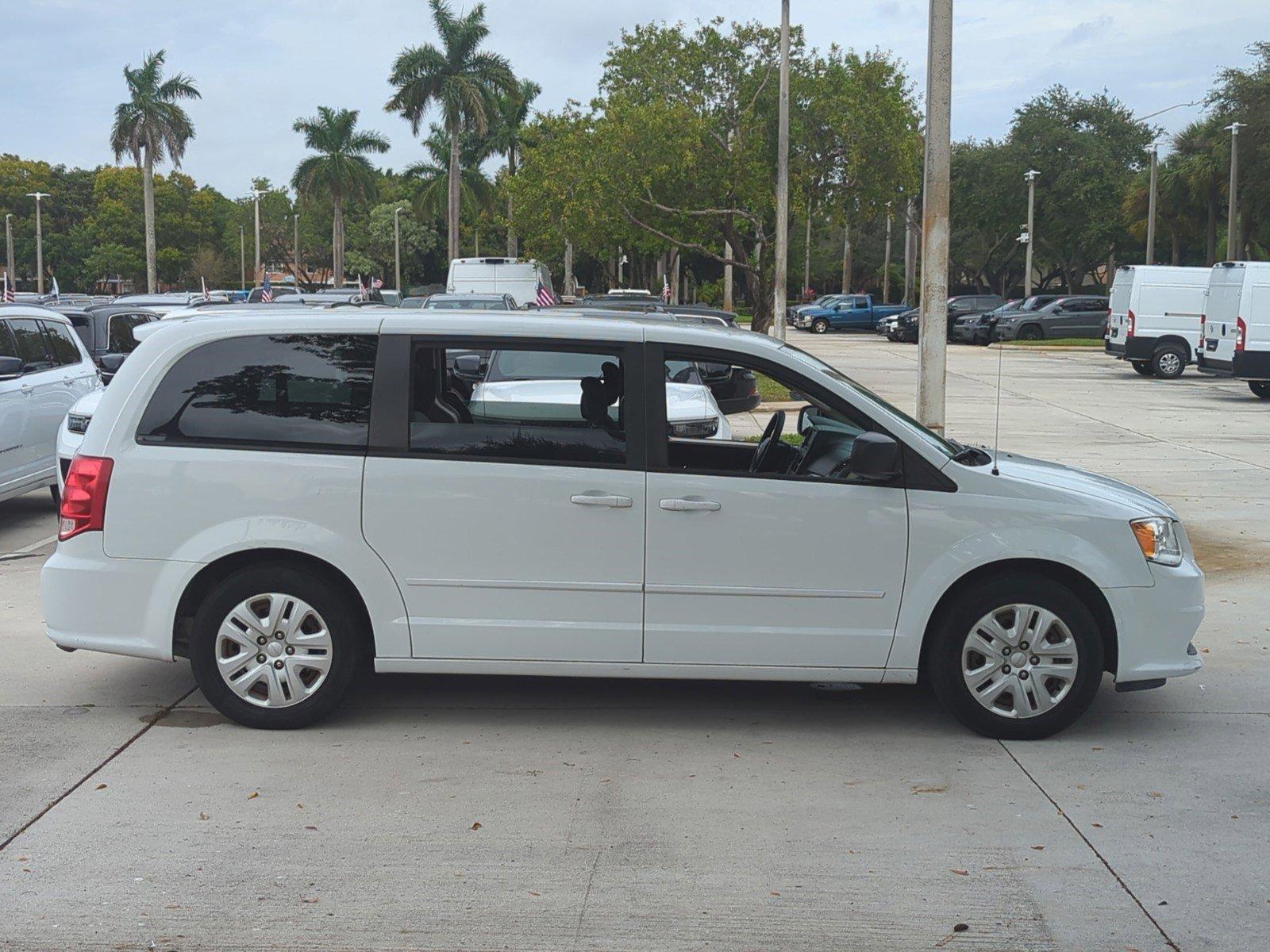 2017 Dodge Grand Caravan Vehicle Photo in Pembroke Pines, FL 33027