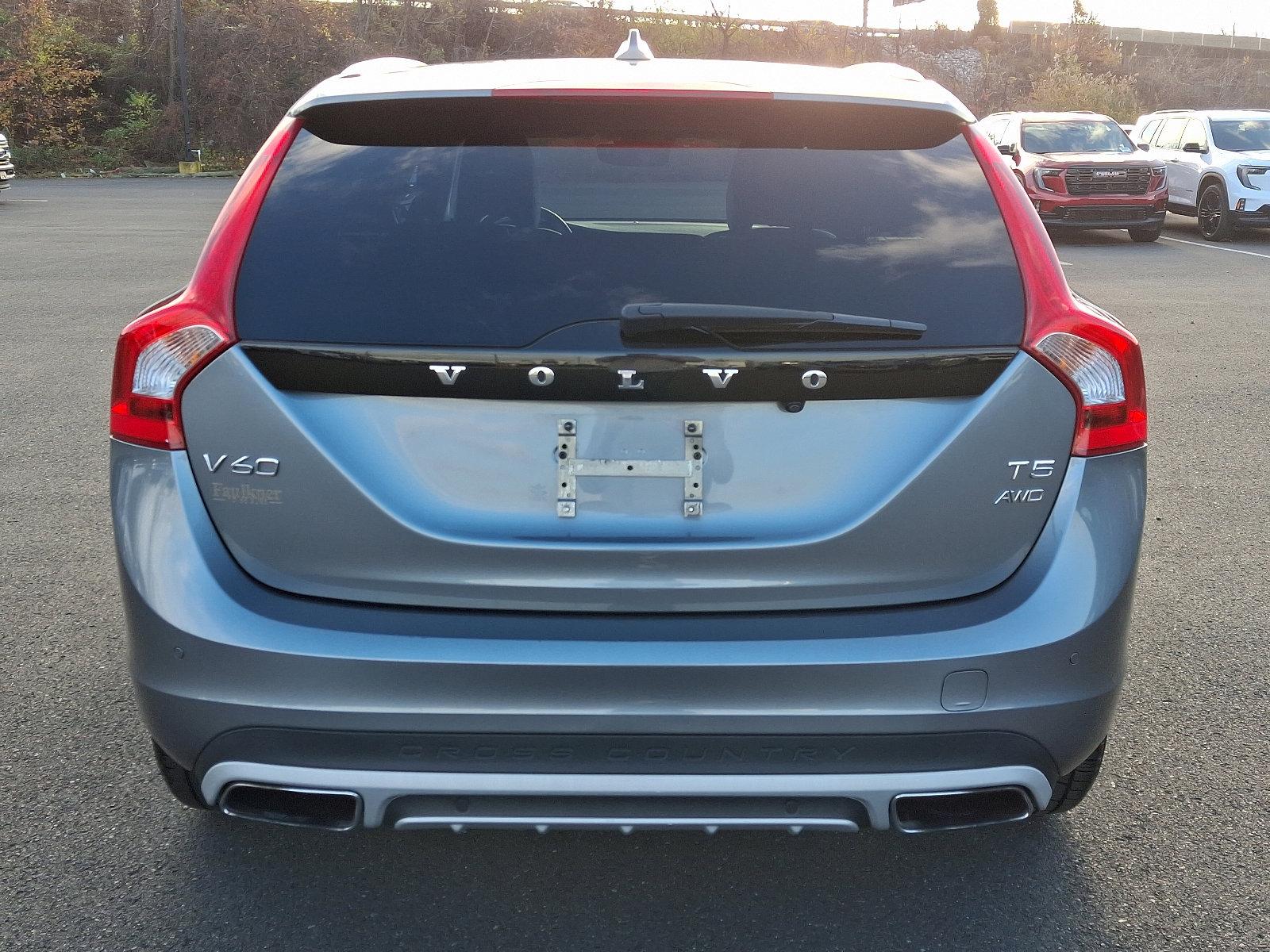 2018 Volvo V60 Cross Country Vehicle Photo in Trevose, PA 19053