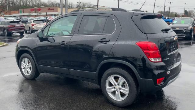 2021 Chevrolet Trax Vehicle Photo in MOON TOWNSHIP, PA 15108-2571