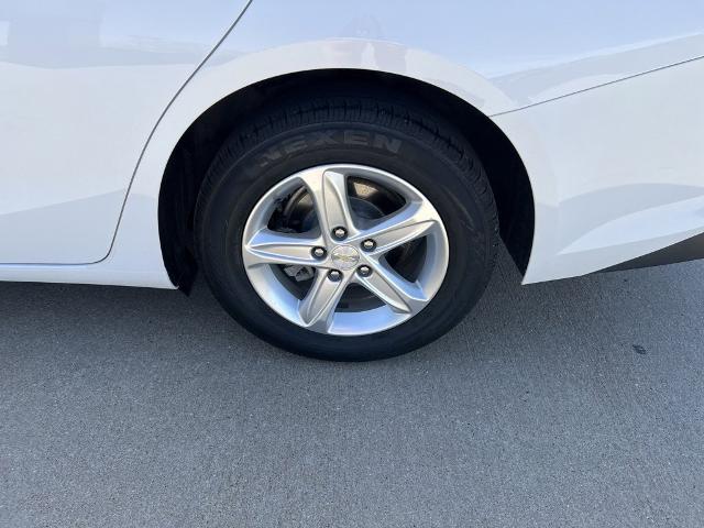 2021 Chevrolet Malibu Vehicle Photo in MANHATTAN, KS 66502-5036