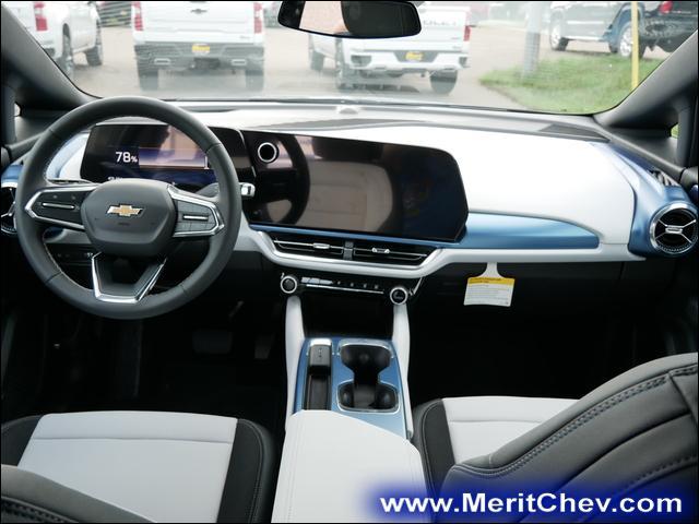 2024 Chevrolet Equinox EV Vehicle Photo in MAPLEWOOD, MN 55119-4794