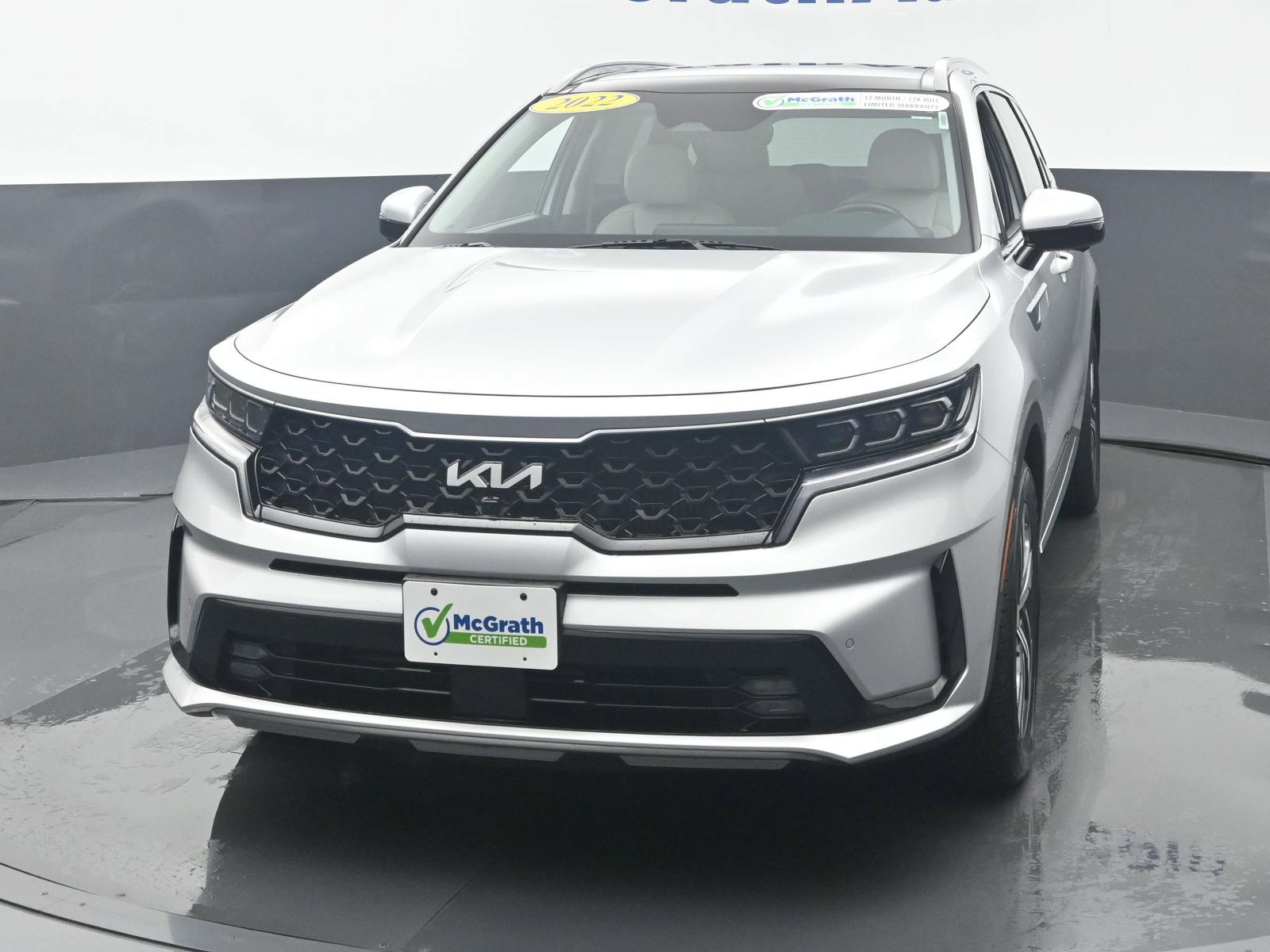 2022 Kia Sorento Plug-In Hybrid Vehicle Photo in Cedar Rapids, IA 52402