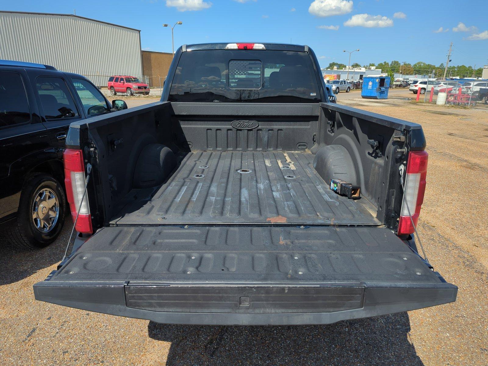 2017 Ford Super Duty F-350 SRW Vehicle Photo in Memphis, TN 38115